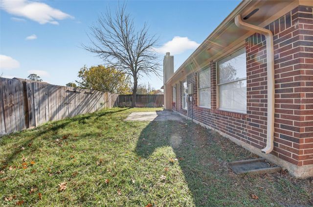 21430 Meadowhill Drive, Spring, TX 77388