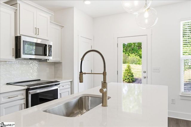 107 Redfield Place, Simpsonville, SC 29681