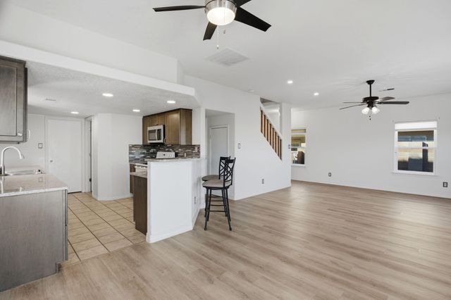 7419 Eagle Crest Avenue NE, Albuquerque, NM 87113