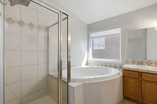 7419 Eagle Crest Avenue NE, Albuquerque, NM 87113