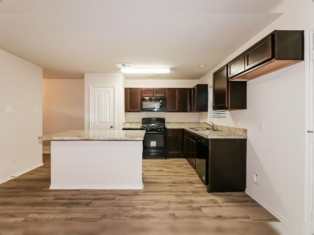 16906 Andrew Nook Lane, Richmond, TX 77407