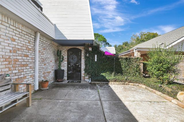 2718 Kissing Camel Court, Missouri City, TX 77459