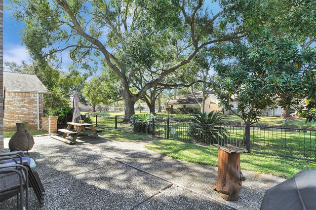 2718 Kissing Camel Court, Missouri City, TX 77459