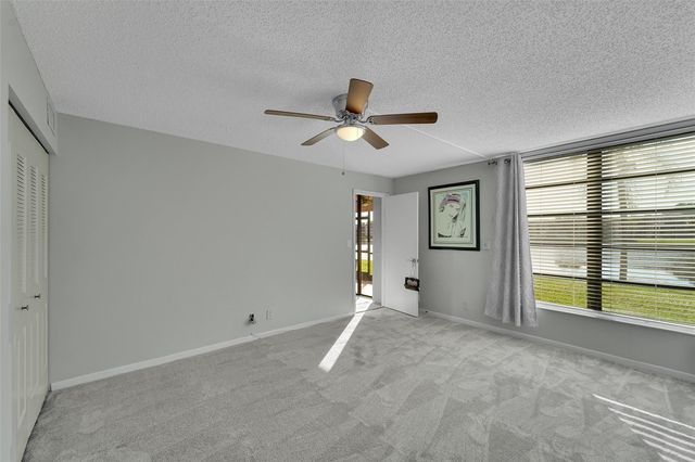 6008 Coral Lake Dr 108, Margate, FL 33063