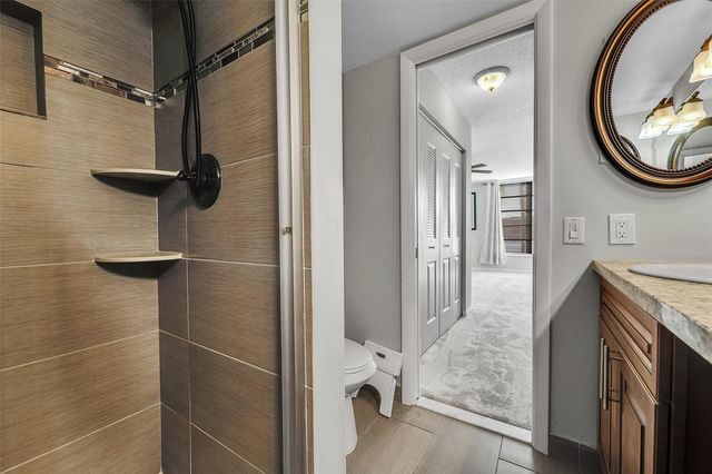 6008 Coral Lake Dr 108, Margate, FL 33063