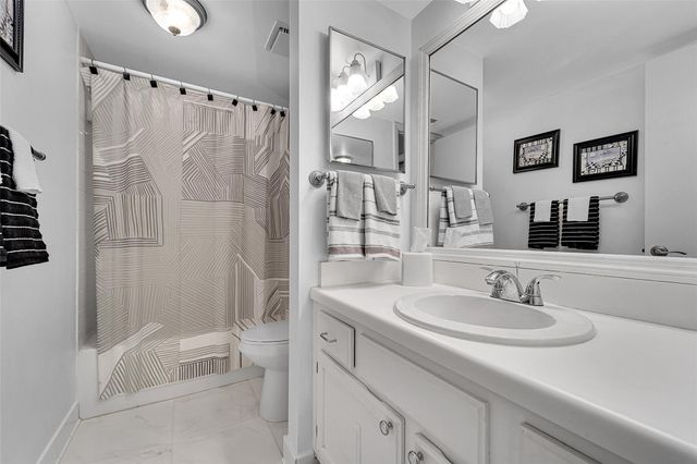 6008 Coral Lake Dr 108, Margate, FL 33063