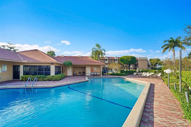 6008 Coral Lake Dr 108, Margate, FL 33063