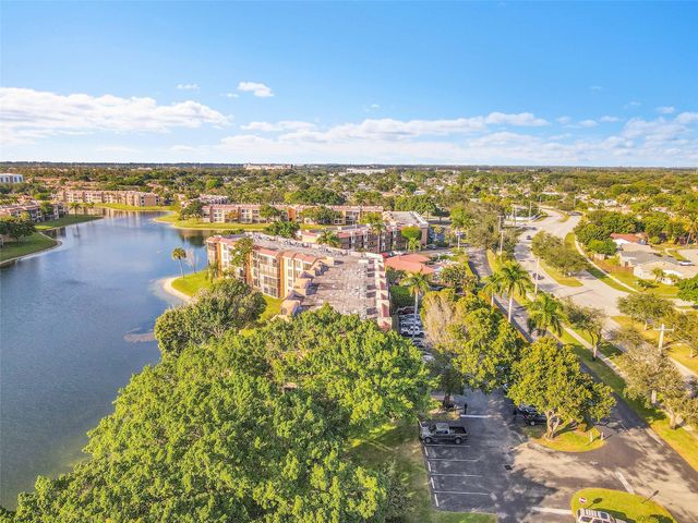 6008 Coral Lake Dr 108, Margate, FL 33063