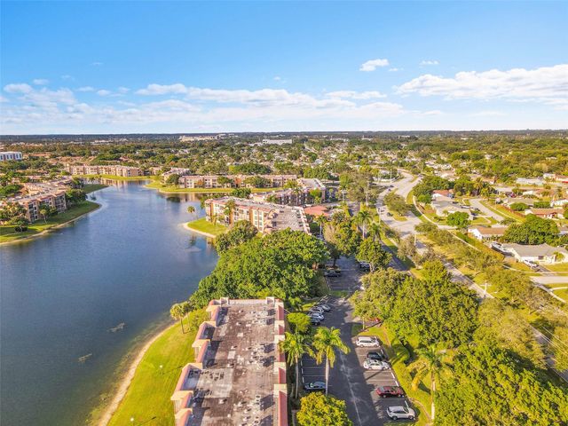 6008 Coral Lake Dr 108, Margate, FL 33063