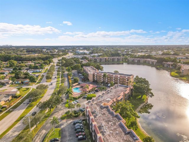 6008 Coral Lake Dr 108, Margate, FL 33063