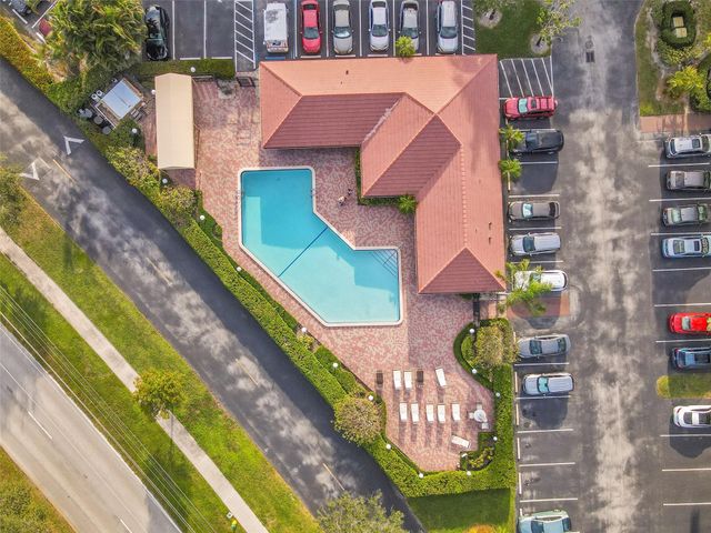 6008 Coral Lake Dr 108, Margate, FL 33063