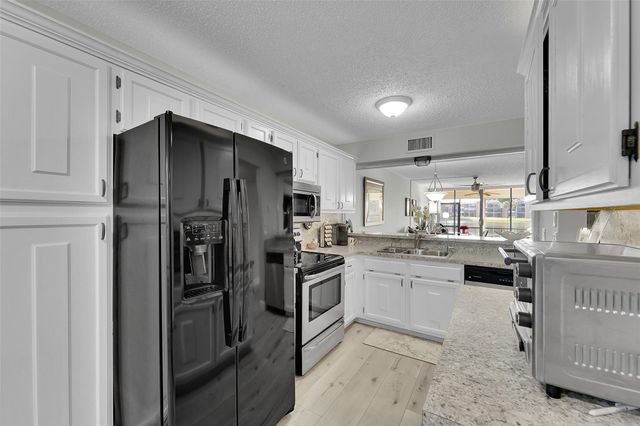 6008 Coral Lake Dr 108, Margate, FL 33063