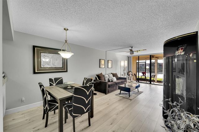 6008 Coral Lake Dr 108, Margate, FL 33063