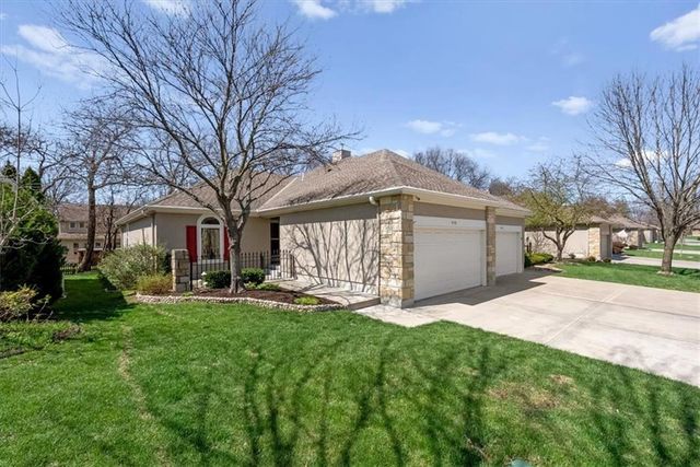 4130 SW Minnesota Drive, Lee's Summit, MO 64082
