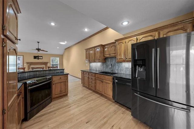 4130 SW Minnesota Drive, Lee's Summit, MO 64082