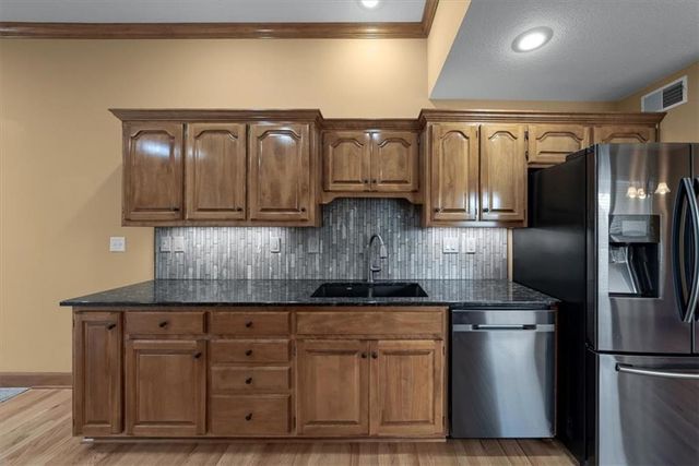 4130 SW Minnesota Drive, Lee's Summit, MO 64082