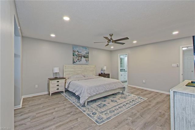 4725 Woodglen Ct, Virginia Beach, VA 23462