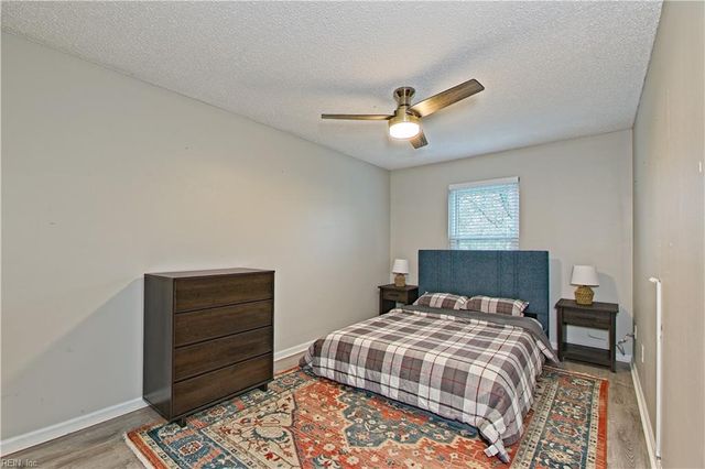 4725 Woodglen Ct, Virginia Beach, VA 23462