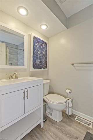4725 Woodglen Ct, Virginia Beach, VA 23462