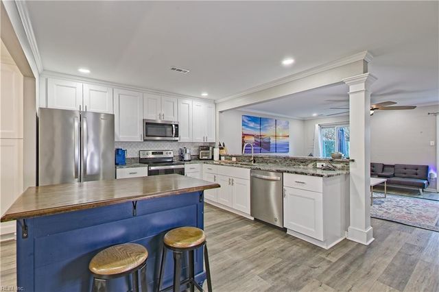 4725 Woodglen Ct, Virginia Beach, VA 23462
