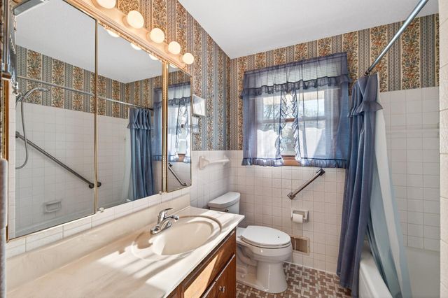 3725 Lincoln Street NE, Columbia Heights, MN 55421