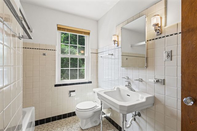 1619 N New England Avenue, Chicago, IL 60707