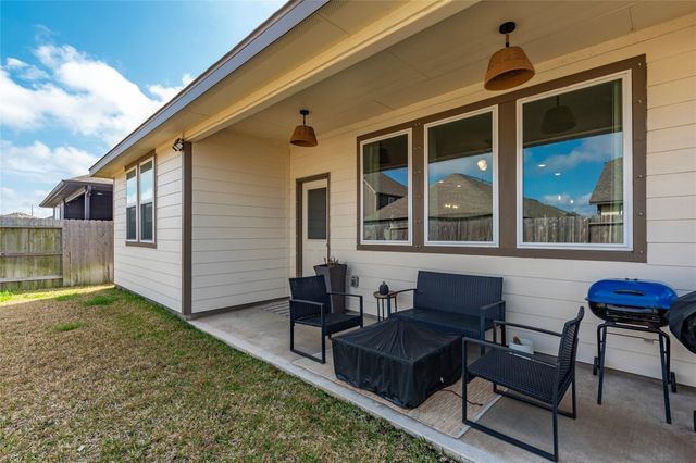 2230 Sand Lily Drive, Texas City, TX 77568