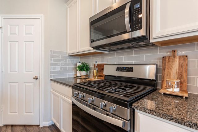 2230 Sand Lily Drive, Texas City, TX 77568