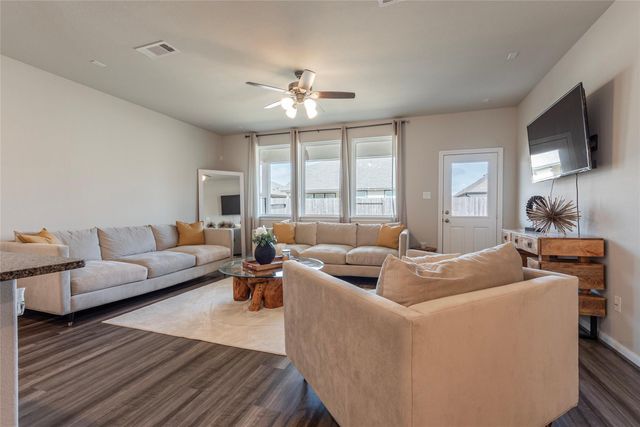 2230 Sand Lily Drive, Texas City, TX 77568