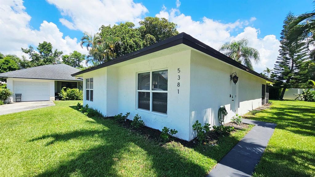 5381 Gene Circle, West Palm Beach, FL 33415