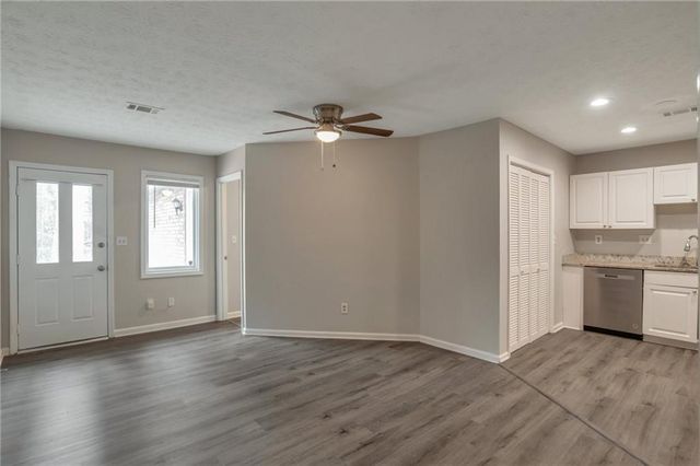 2599 Fieldstone View SE Lane, Conyers, GA 30013