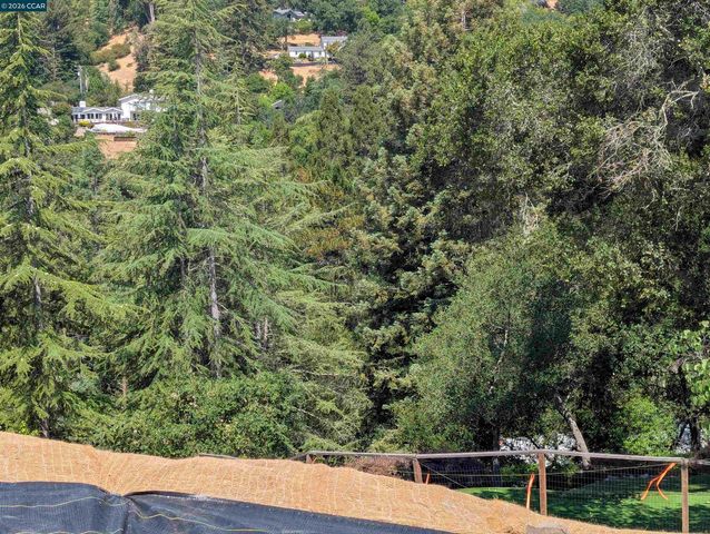 13 St James Court, Orinda, CA 94563