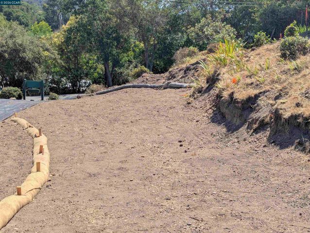 13 St James Court, Orinda, CA 94563