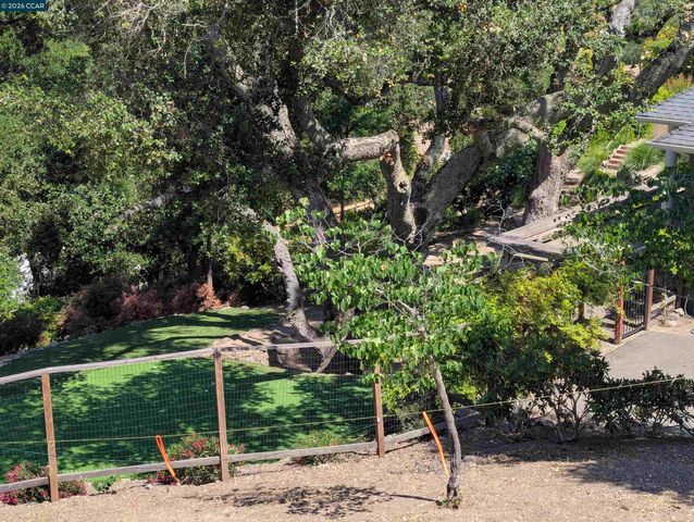 13 St James Court, Orinda, CA 94563