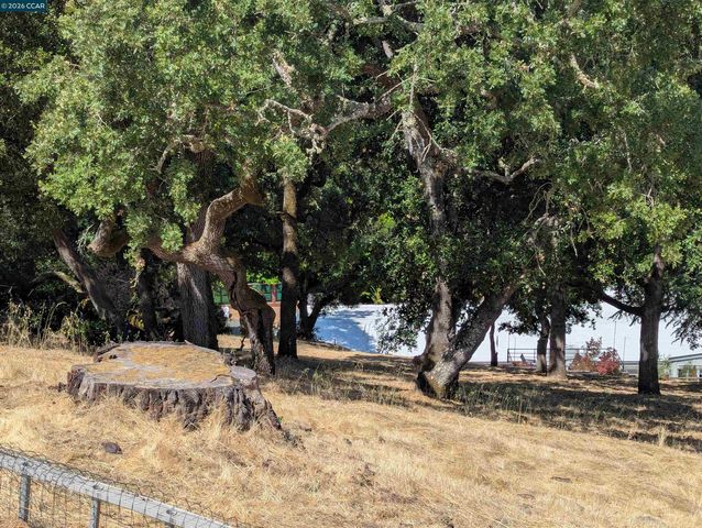 13 St James Court, Orinda, CA 94563