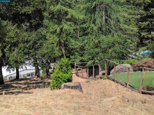 13 St James Court, Orinda, CA 94563