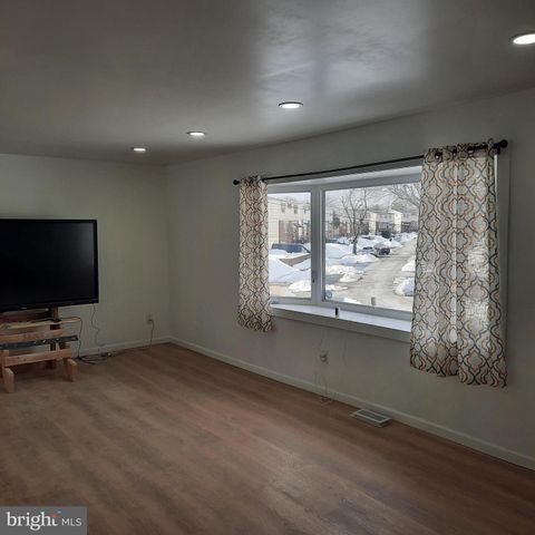 1984 KING ARTHUR RD, Philadelphia, PA 19116