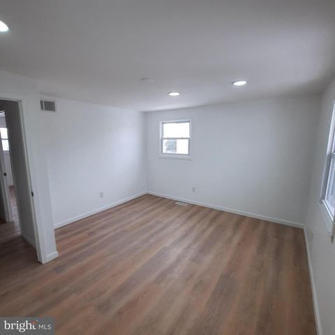 1984 KING ARTHUR RD, Philadelphia, PA 19116