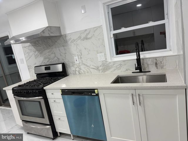 1984 KING ARTHUR RD, Philadelphia, PA 19116