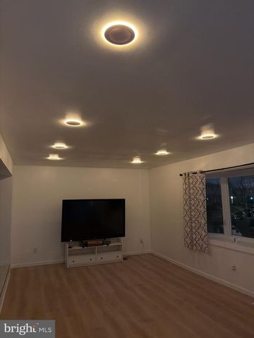 1984 KING ARTHUR RD, Philadelphia, PA 19116