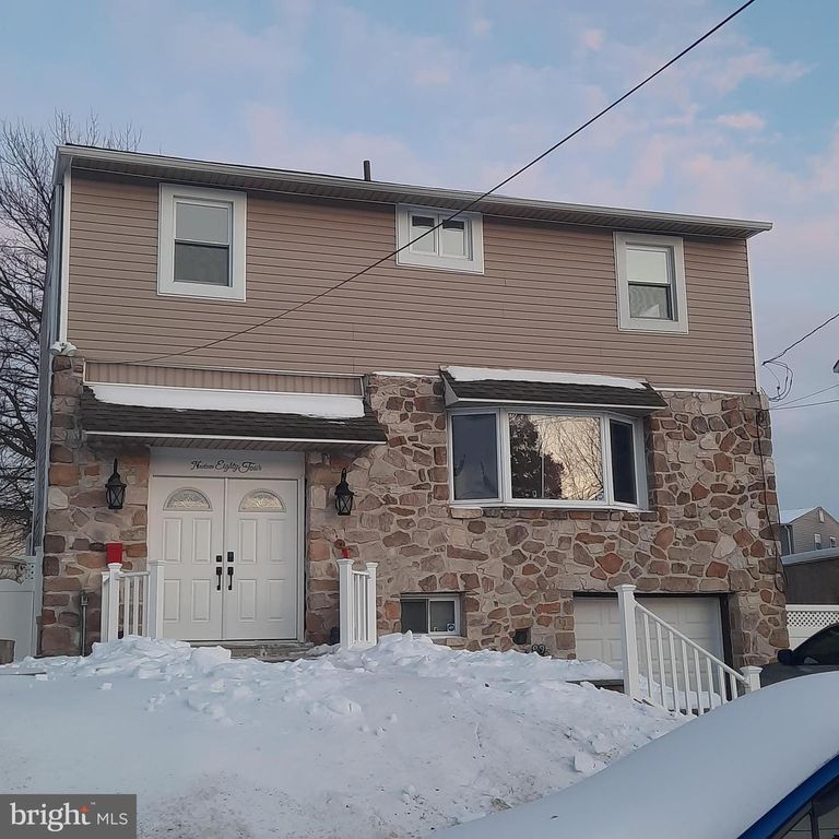 1984 KING ARTHUR RD, Philadelphia, PA 19116