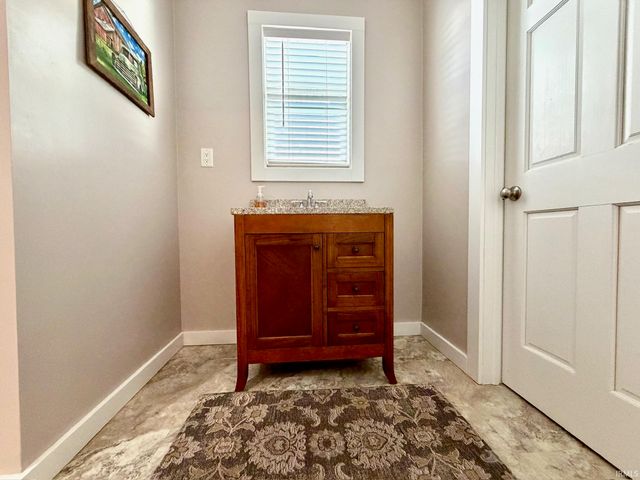 17 Eastview Court, Bedford, IN 47421