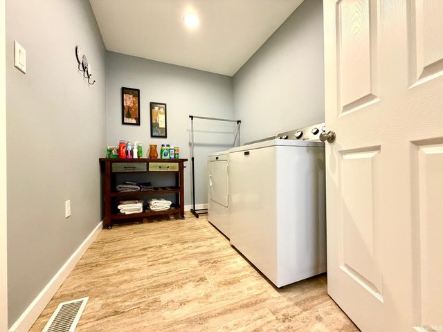 17 Eastview Court, Bedford, IN 47421