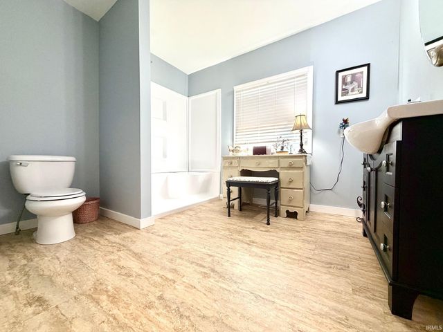 17 Eastview Court, Bedford, IN 47421