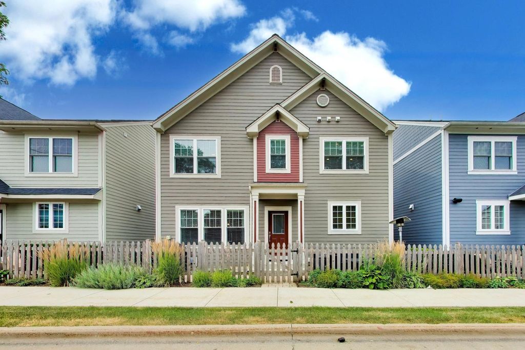 225 N Brockway Street, Palatine, IL 60067