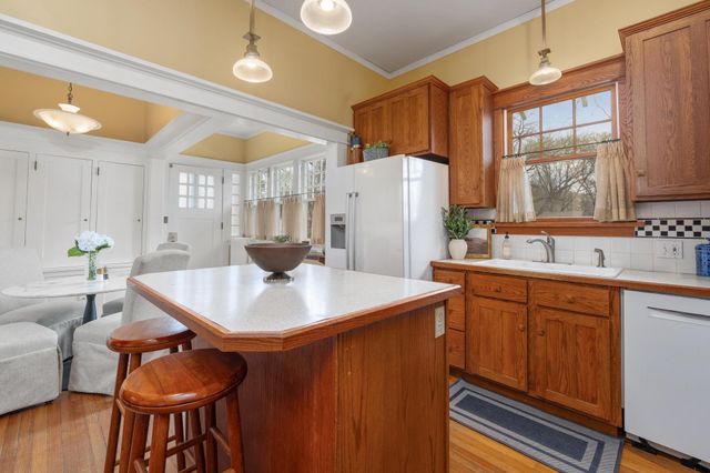 3342 Country Club Pl, Wichita, KS 67208