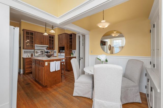 3342 Country Club Pl, Wichita, KS 67208