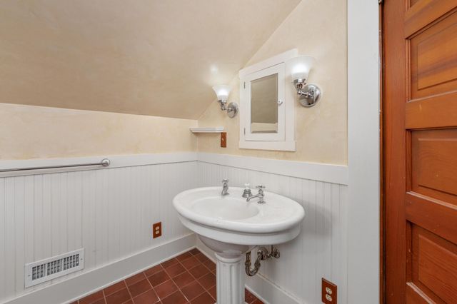 3342 Country Club Pl, Wichita, KS 67208