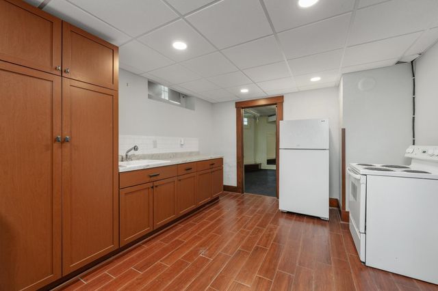 3342 Country Club Pl, Wichita, KS 67208