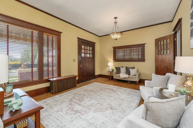 3342 Country Club Pl, Wichita, KS 67208